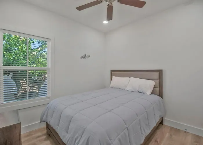 Apartment Chasing Dreams Townhome Ii Pensacola