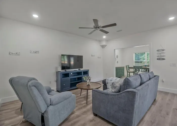 Apartment Chasing Dreams Townhome Ii Pensacola